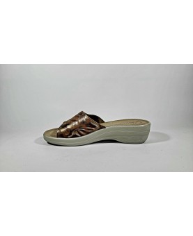 Ciabatta da donna in cuoio Fly Flot.