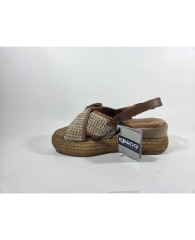 Igi e co sandali beige e cuoio con fibbia