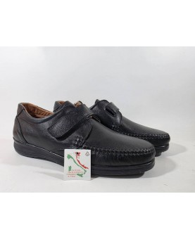 scarpa uomo pelle nera chiusura a strappo