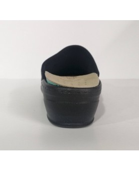 Ciabatta donna Fly Flot chiusa nera con  zeppa e fondo gomma antiscivolo